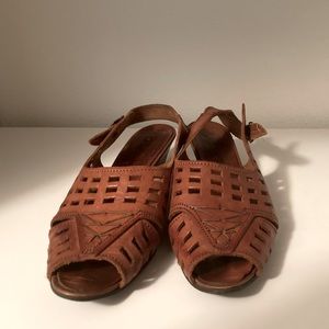 Vintage Leather Kitten Heeled Sandals 7.5